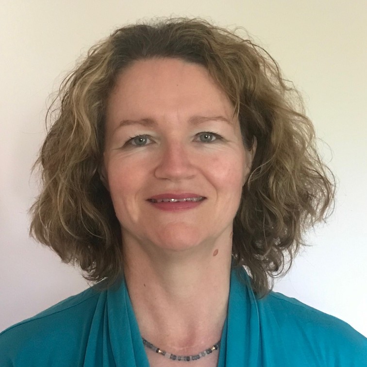 Dr. Bettina Raaf